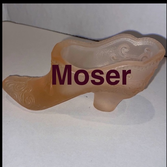 Satin Pink Victorian Glass Shoe - Picture 2 of 8